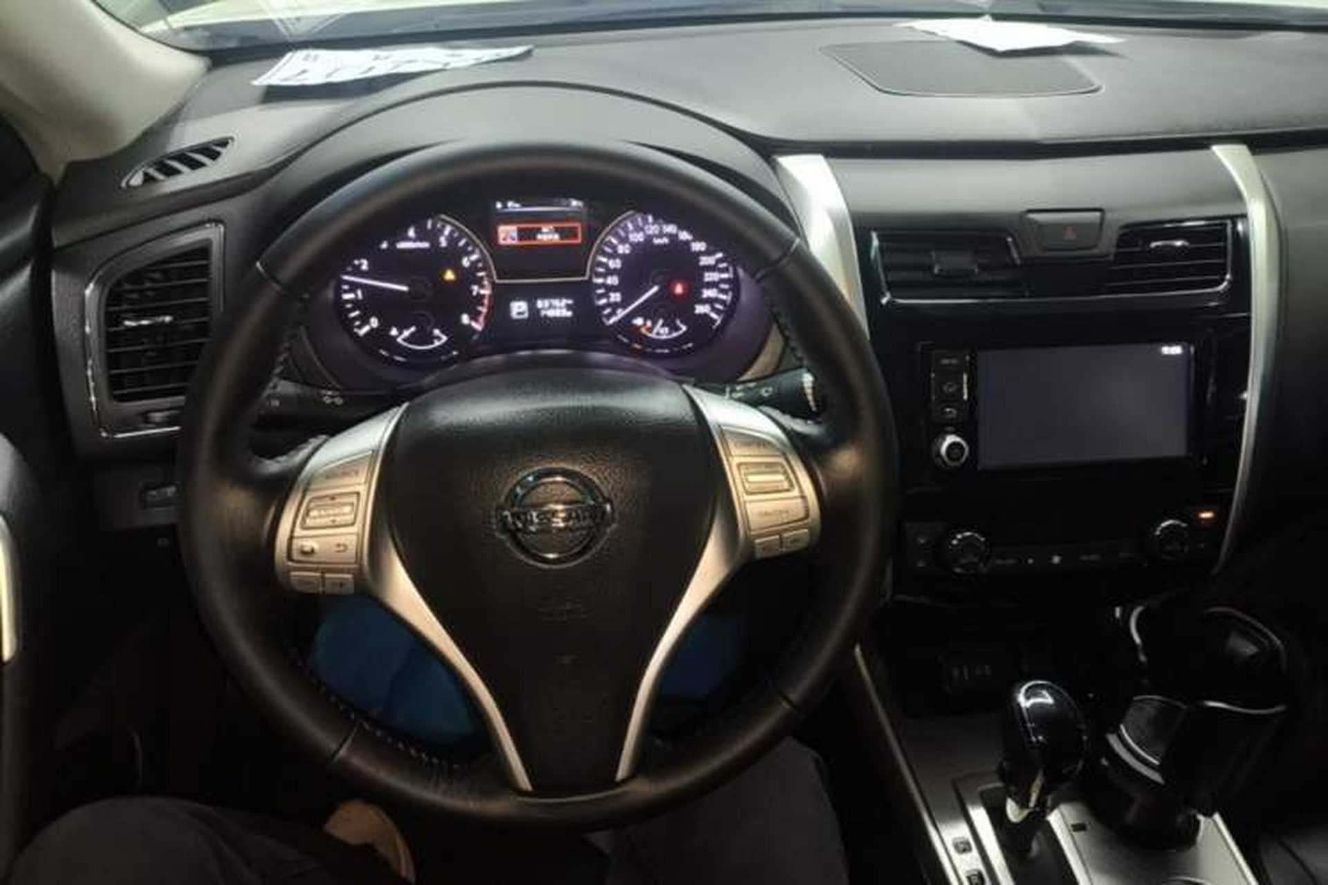 Used Nissan Teana 2016 Revised Version 2.0L XL Comfort Edition Center Console