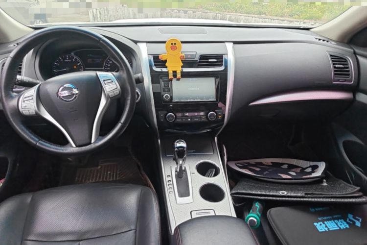 Used Nissan Teana 2016 Revised Version 2.0L XL Comfort Edition Center Console