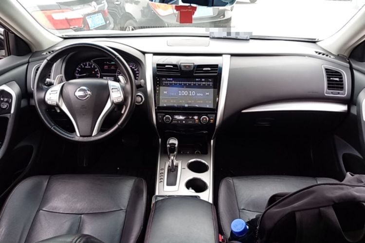 Used Nissan Teana 2016 2.5L XL Comfort Edition Center Console
