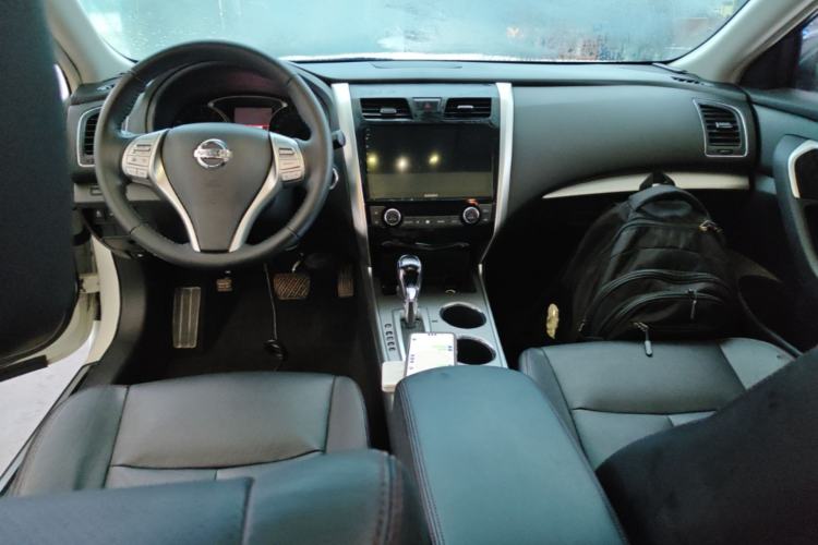 Used Nissan Teana 2016 Revised Version 2.0L XL Comfort Edition Center Console