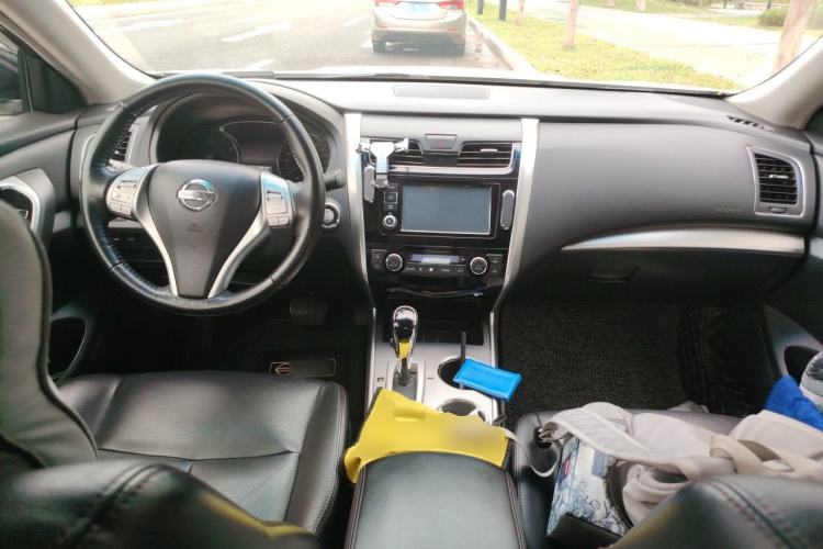 Used Nissan Teana 2016 2.0L XE Fashion Edition Center Console