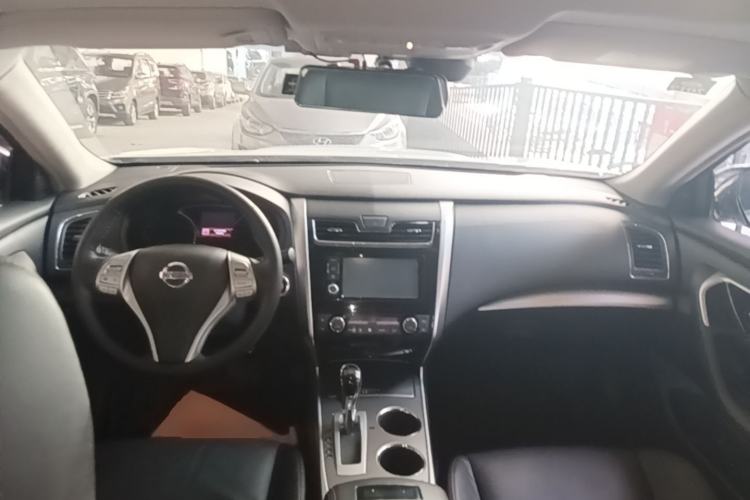 Used Nissan Teana 2016 2.0L XL-Upper Smart Edition Center Console
