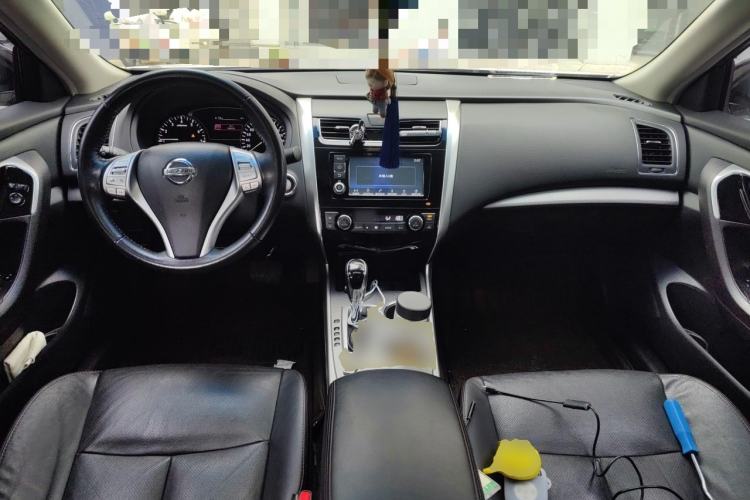 Used Nissan Teana 2016 Revised Version 2.0L XL Comfort Edition Center Console