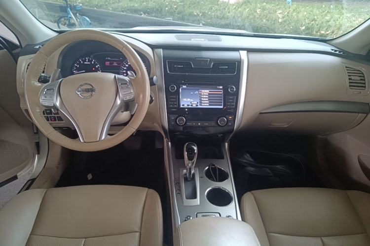 Used Nissan Teana 2016 2.5L XL-UpperNAVI Tech Prestige Edition Center Console
