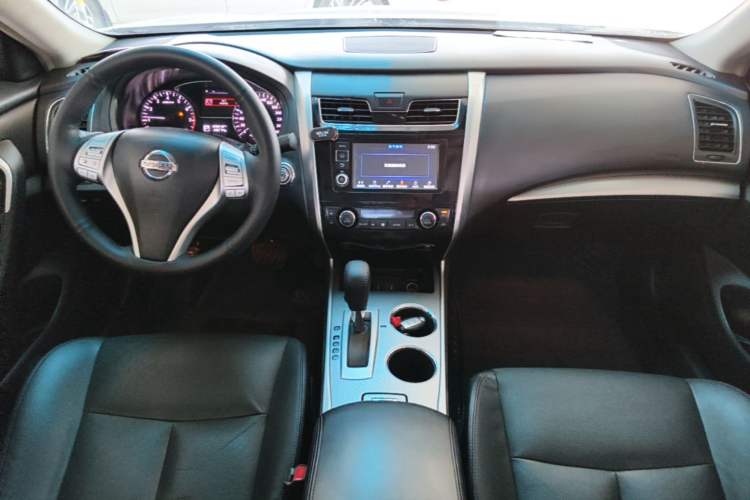 Used Nissan Teana 2016 2.0L XL Comfort Edition Center Console
