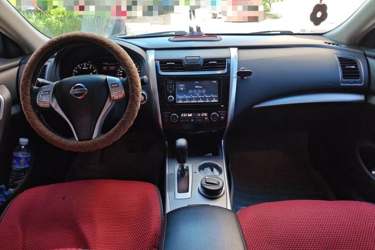 Used Nissan Teana 2016 Revised Version 2.0L XL Comfort Edition Center Console