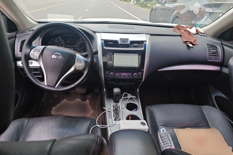 Used Nissan Teana 2016 Revised Version 2.0L XL Comfort Edition Center Console