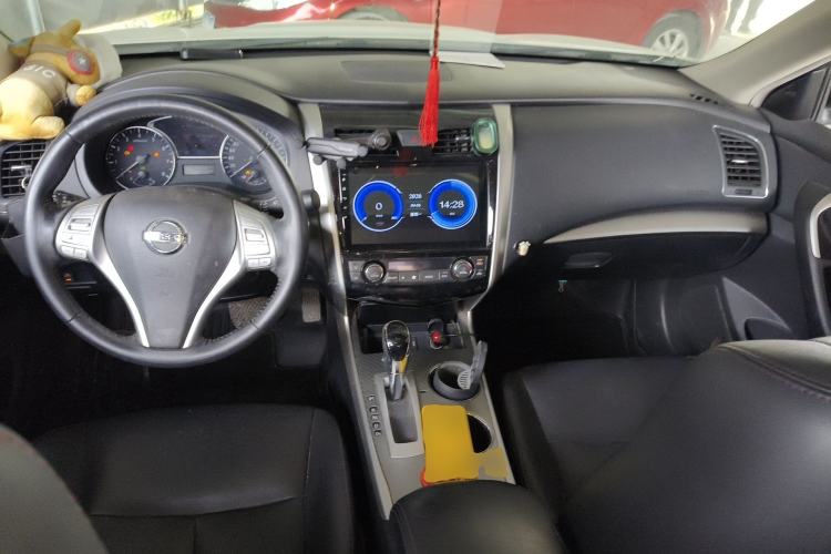 Used Nissan Teana 2016 2.0L XL-Upper Smart Edition Center Console