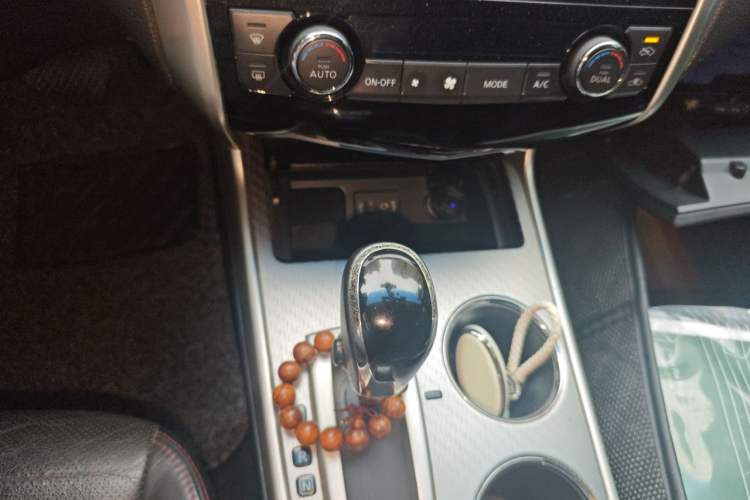 Used Nissan Teana 2016 Revised Version 2.0L XL Comfort Edition Gear Lever