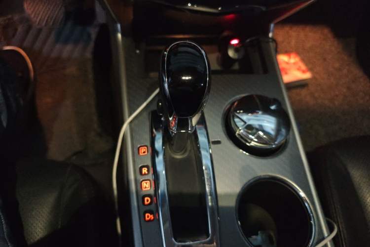 Used Nissan Teana 2016 2.0L XL-Upper Smart Edition Gear Lever