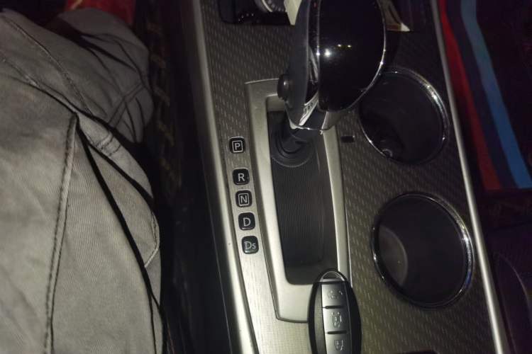 Used Nissan Teana 2016 2.0L XL-Upper Smart Edition Gear Lever
