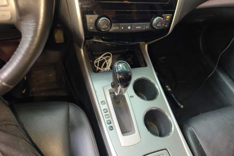 Used Nissan Teana 2016 Revised Version 2.0L XL Comfort Edition Gear Lever