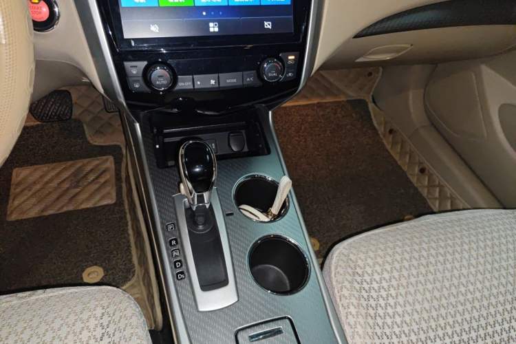 Used Nissan Teana 2016 Revised Version 2.0L XL Comfort Edition Gear Lever
