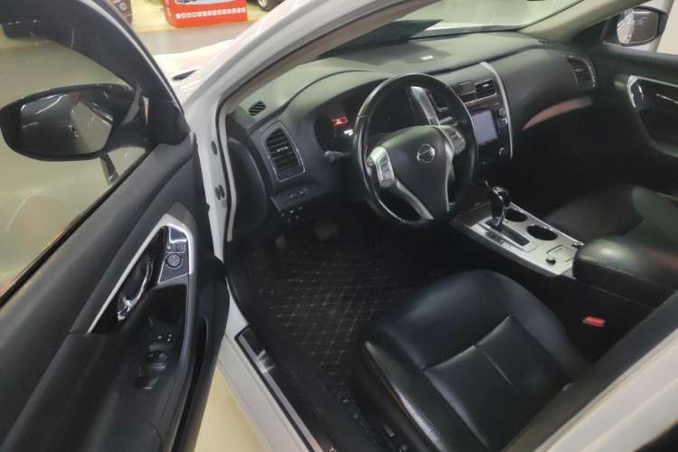 Used Nissan Teana 2016 2.5L XL-UpperNAVI Tech Prestige Edition Interior 2