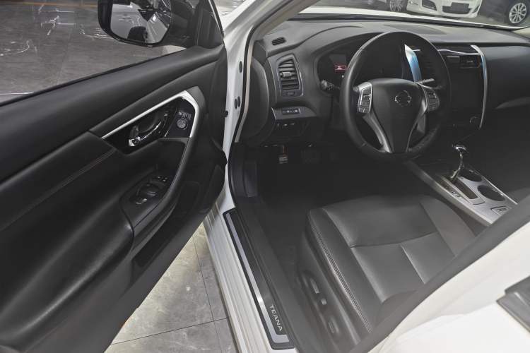 Used Nissan Teana 2016 Revised Version 2.0L XL Comfort Edition Interior 2