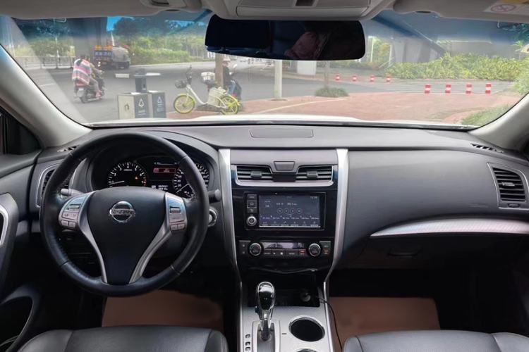 Used Nissan Teana 2016 2.0L XL Comfort Edition Interior 3