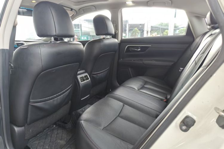Used Nissan Teana 2016 2.5L XL Comfort Edition Interior 3