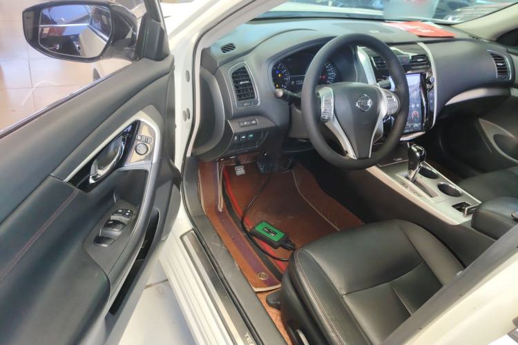 Used Nissan Teana 2016 Revised Version 2.0L XL Comfort Edition Interior 3