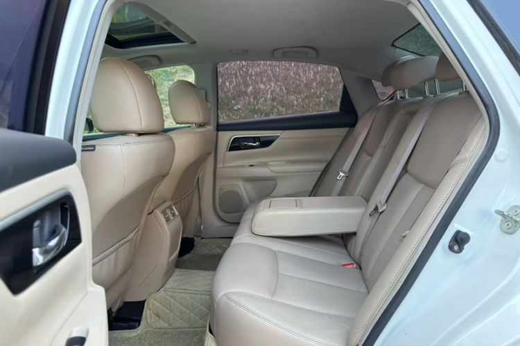 Used Nissan Teana 2016 Revised Version 2.0L XL Comfort Edition Interior 3