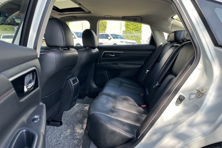 Used Nissan Teana 2016 Revised Version 2.0L XL Comfort Edition Interior 3