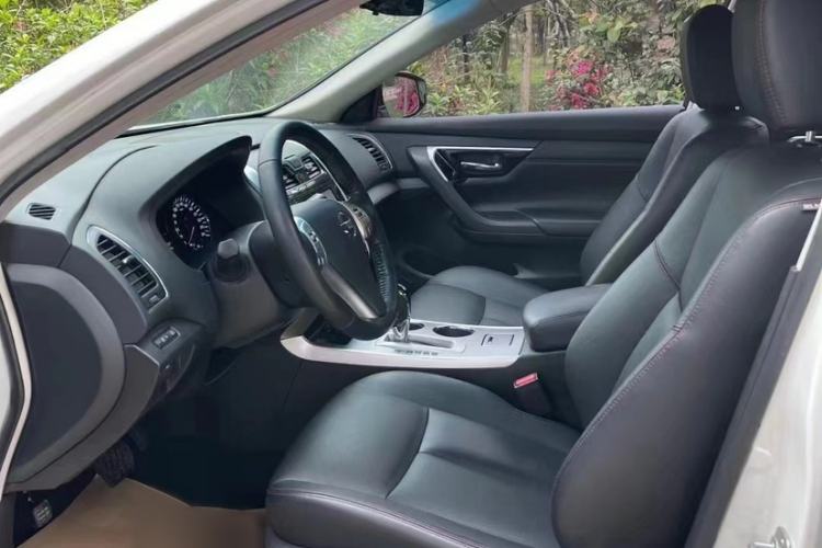 Used Nissan Teana 2016 2.0L XL Comfort Edition Interior 4