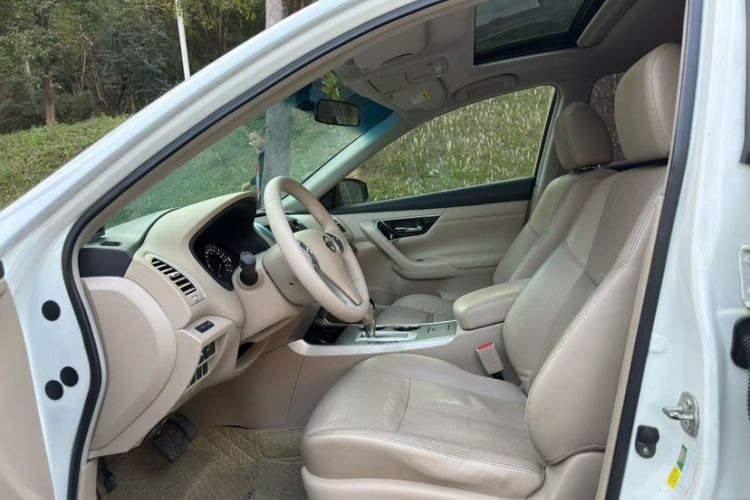 Used Nissan Teana 2016 Revised Version 2.0L XL Comfort Edition Interior 4