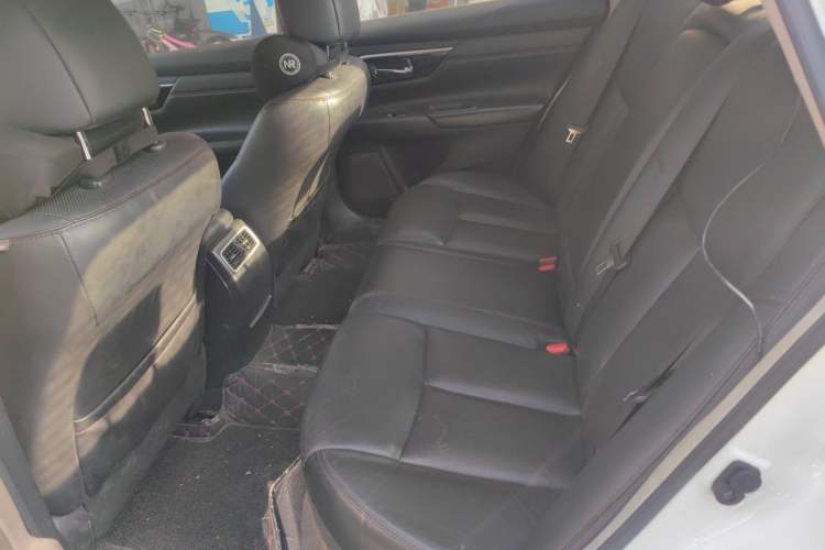 Used Nissan Teana 2016 Revised Version 2.0L XL Comfort Edition Interior 4