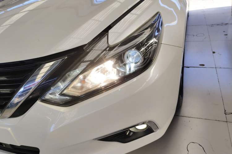 Used Nissan Teana 2016 Revised Version 2.0L XL Comfort Edition Left Front Headlight