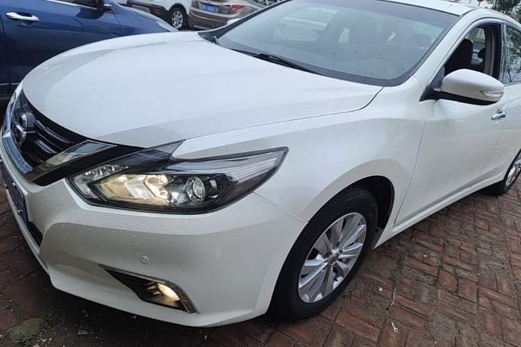 Used Nissan Teana 2016 Revised Version 2.0L XL Comfort Edition Left Front Headlight