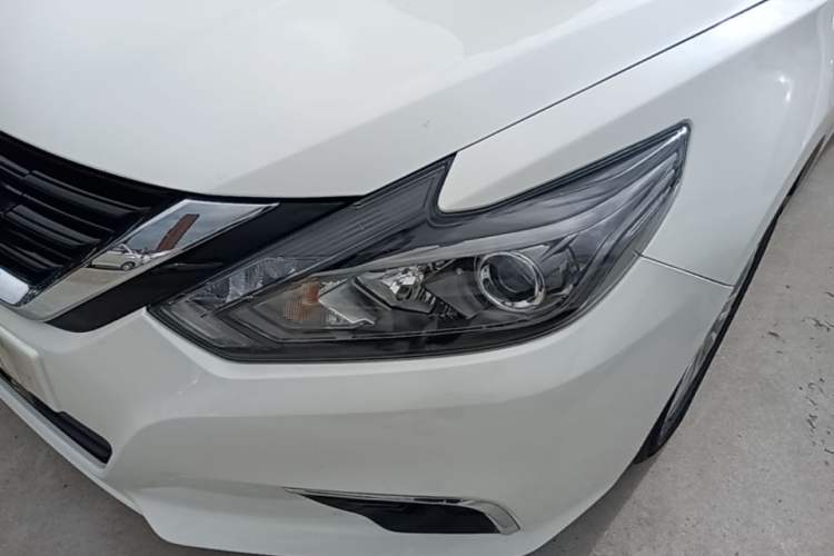 Used Nissan Teana 2016 2.0L XL Comfort Edition Left Front Headlight