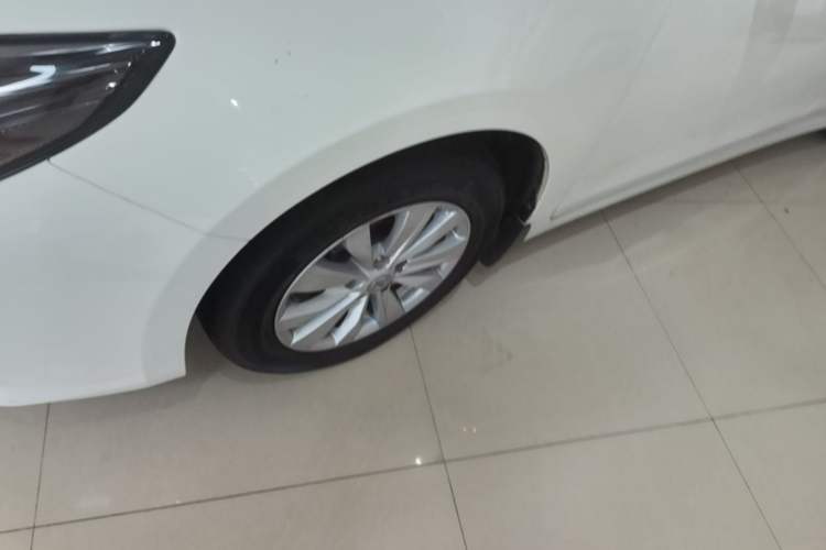 Used Nissan Teana 2016 2.0L XL Comfort Edition Left Front Wheel Hub