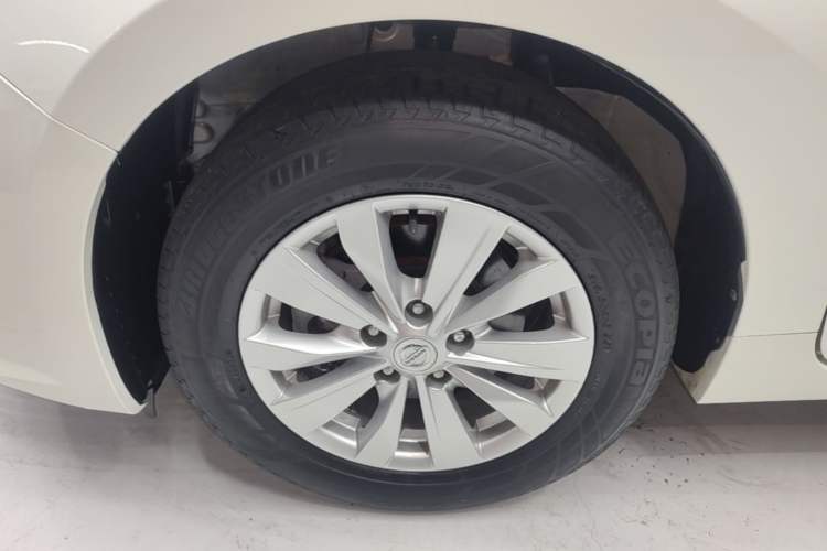 Used Nissan Teana 2016 2.0L XL Comfort Edition Left Front Wheel Hub