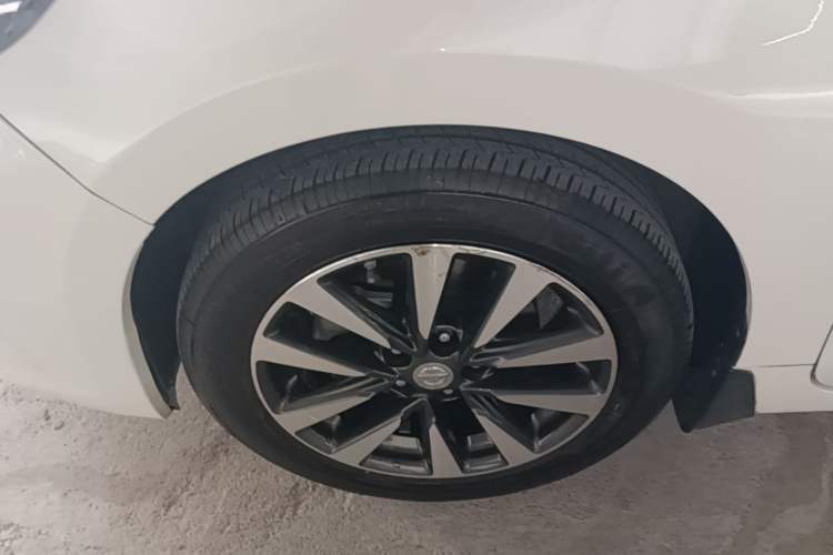 Used Nissan Teana 2016 2.0L XL-Upper Smart Edition Left Front Wheel Hub
