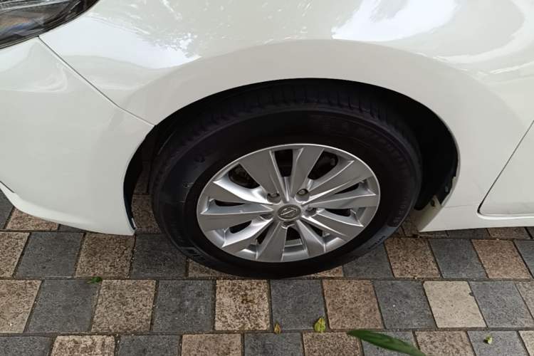 Used Nissan Teana 2016 Revised Version 2.0L XL Comfort Edition Left Front Wheel Hub