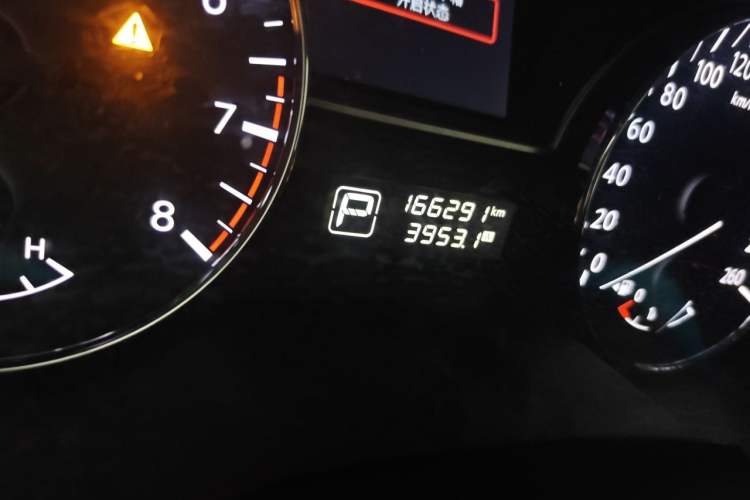 Used Nissan Teana 2016 Revised Version 2.0L XL Comfort Edition Odometer Close Up