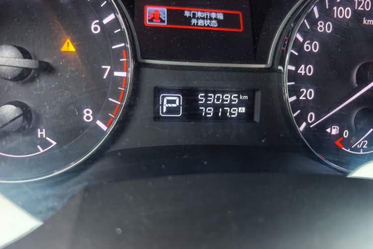 Used Nissan Teana 2016 2.0L XL Comfort Edition Odometer Close Up