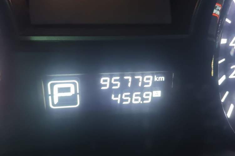 Used Nissan Teana 2016 2.0L XL Comfort Edition Odometer Close Up