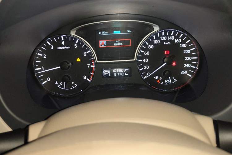 Used Nissan Teana 2016 Revised Version 2.0L XL Comfort Edition Odometer Close Up