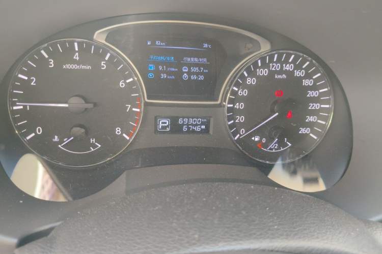 Used Nissan Teana 2016 2.0L XL Comfort Edition Odometer Close Up