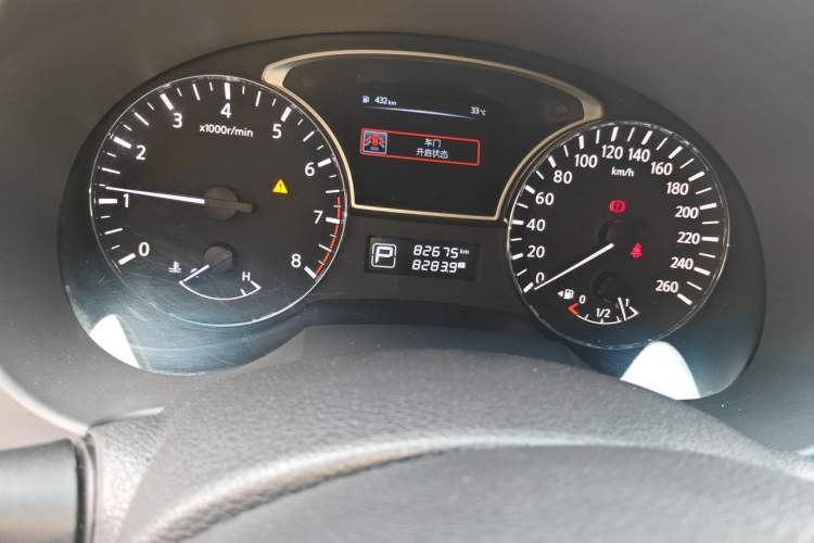 Used Nissan Teana 2016 2.0L XL Comfort Edition Odometer Close Up