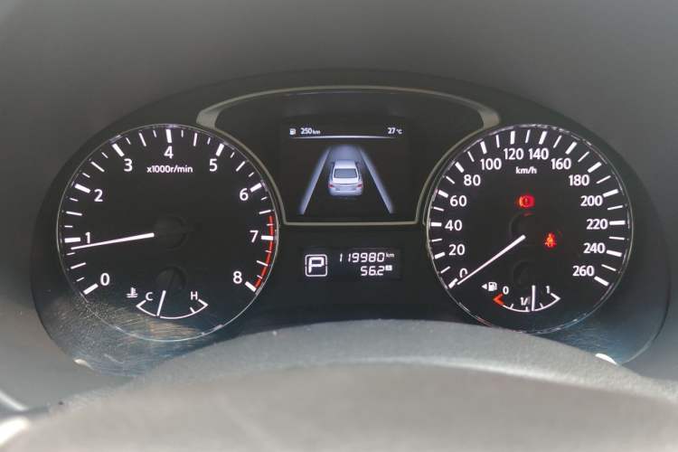 Used Nissan Teana 2016 2.0L XL Comfort Edition Odometer Close Up