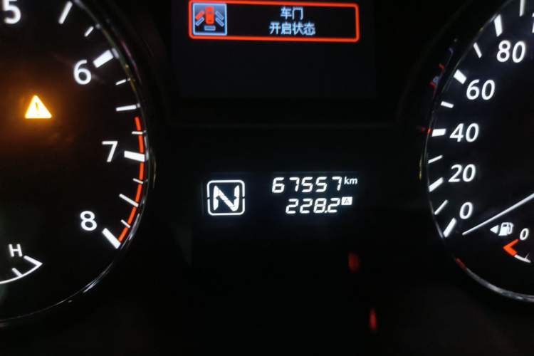 Used Nissan Teana 2016 Revised Version 2.0L XL Comfort Edition Odometer Close Up