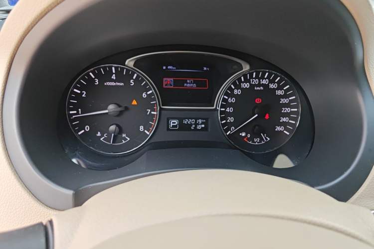 Used Nissan Teana 2016 2.0L XL Comfort Edition Odometer Close Up