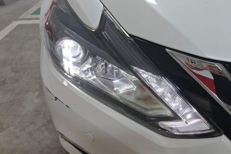 Used Nissan Teana 2016 Revised Version 2.0L XL Comfort Edition Right Front Headlight