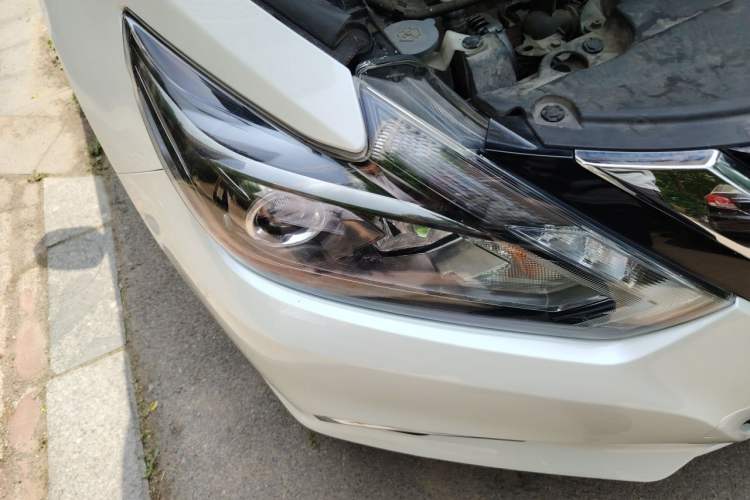 Used Nissan Teana 2016 2.0L XL Comfort Edition Right Front Headlight