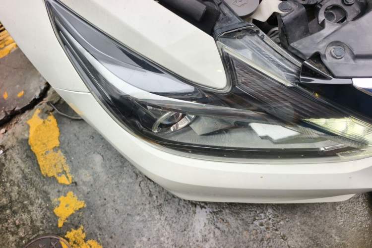 Used Nissan Teana 2016 2.0L XL Comfort Edition Right Front Headlight