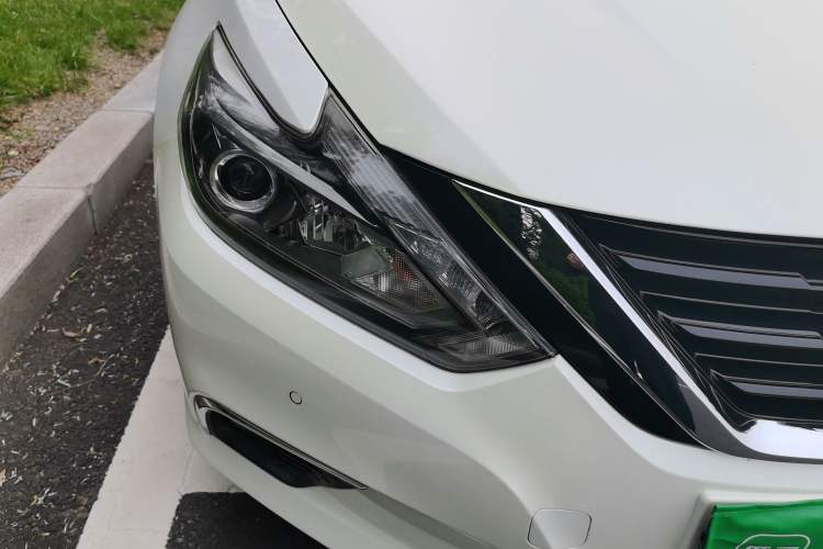 Used Nissan Teana 2016 2.5L XL-Upper Smart Enjoyment Version Right Front Headlight