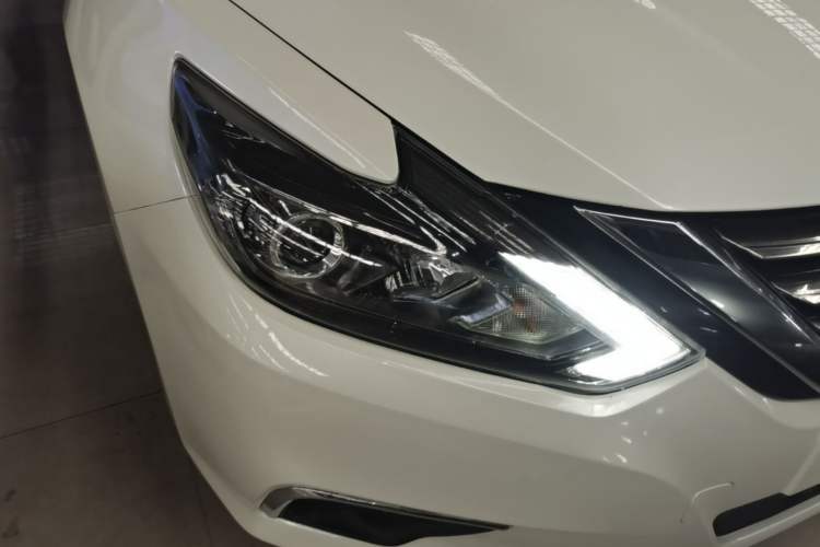 Used Nissan Teana 2016 Revised Version 2.0L XL Comfort Edition Right Front Headlight