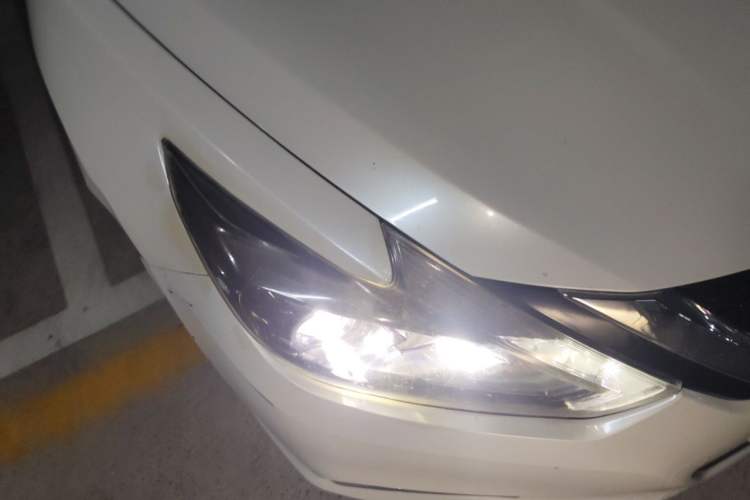 Used Nissan Teana 2016 Revised Version 2.0L XL Comfort Edition Right Front Headlight