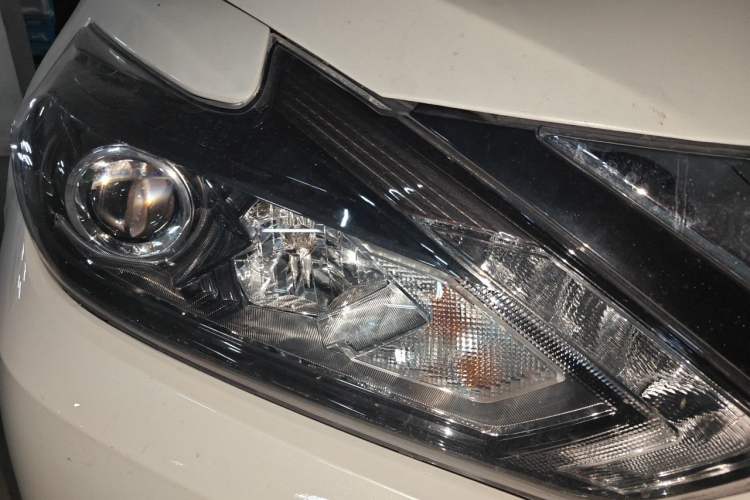 Used Nissan Teana 2016 2.0L XL Comfort Edition Right Front Headlight